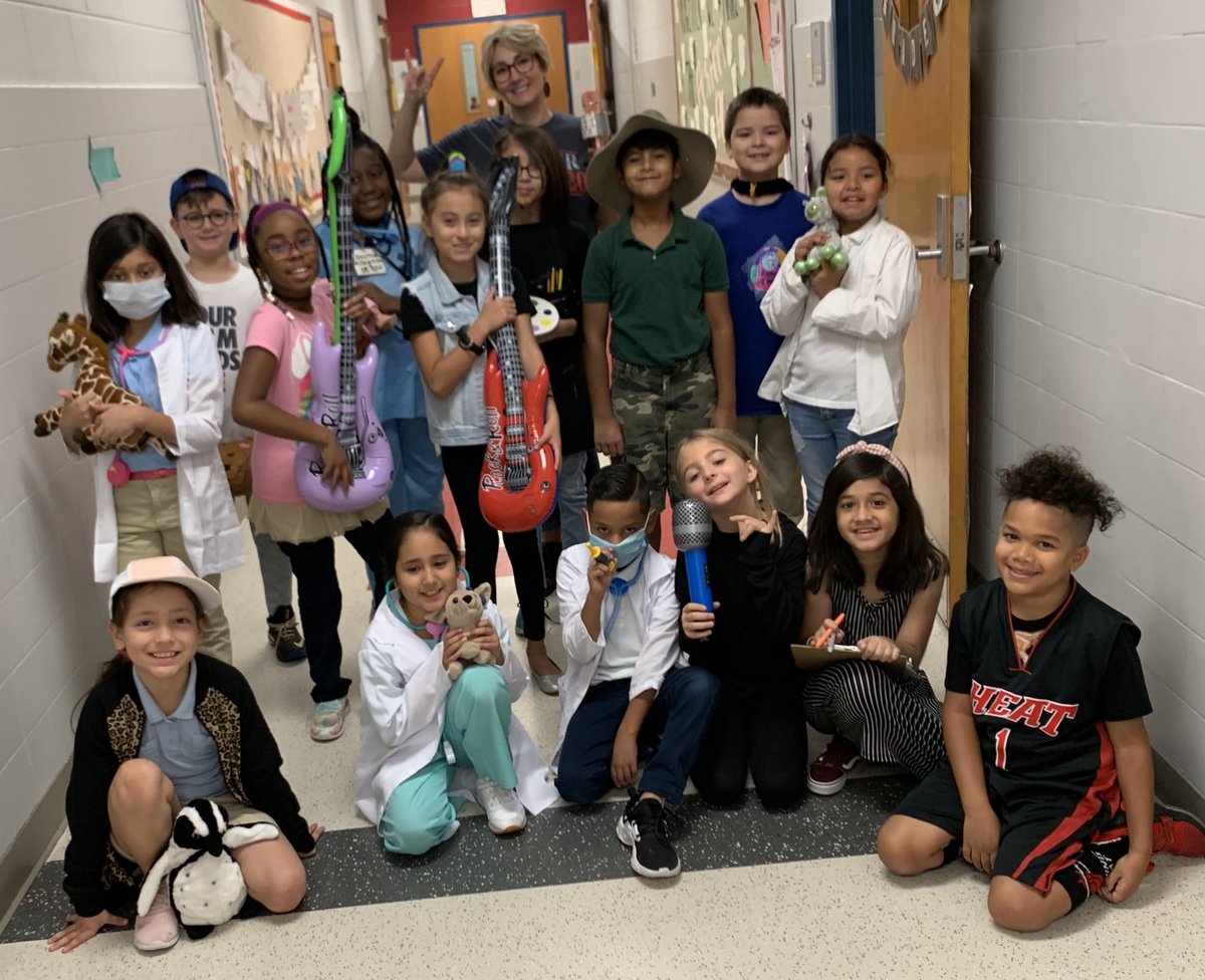 #DreamBig #DreamJob #IrvingGoesToCollege #thirdgraderocks <a href="/farinefalcons/">Farine Elementary</a> <a href="/IrvingISD/">Irving ISD</a>