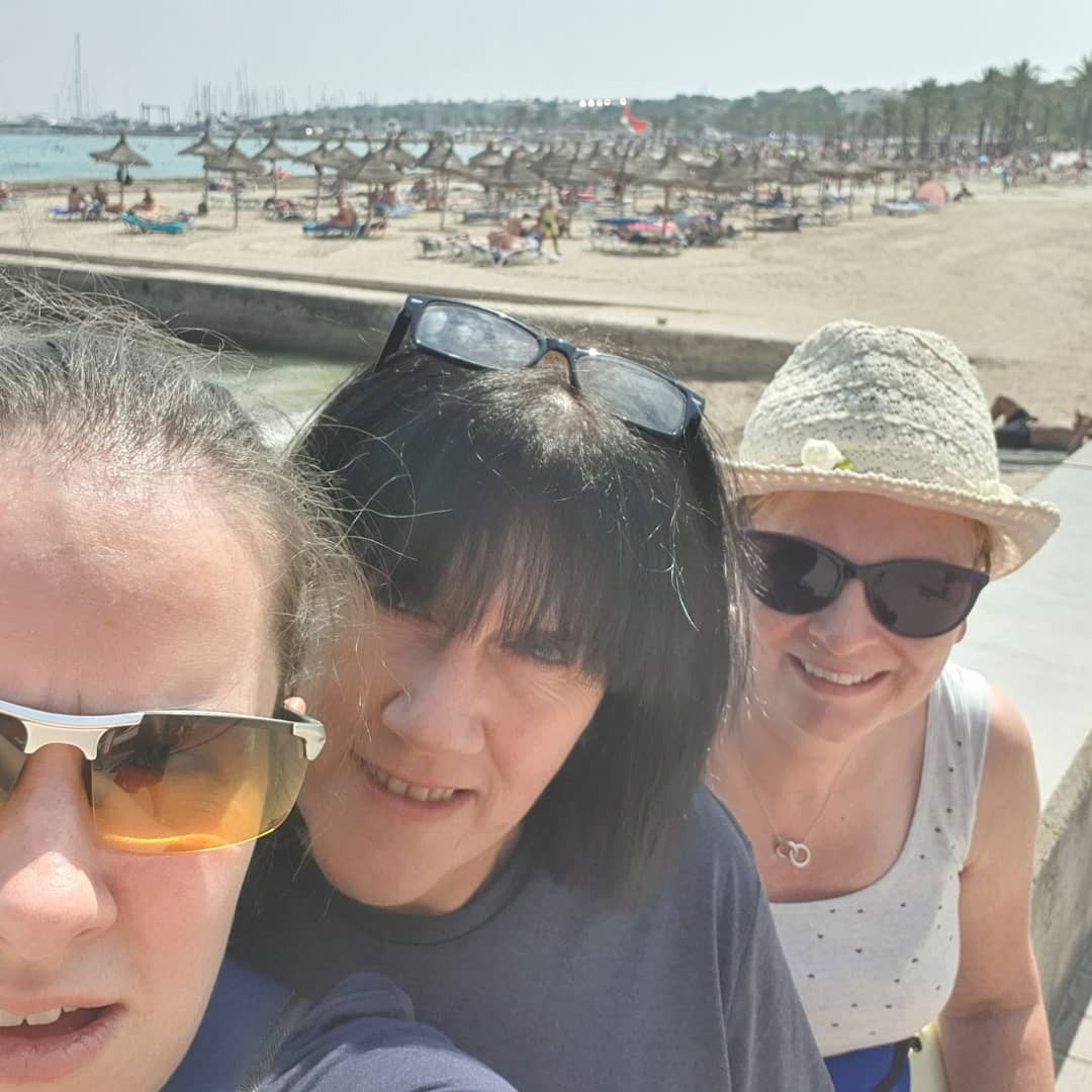 Linzi Scott tweet media