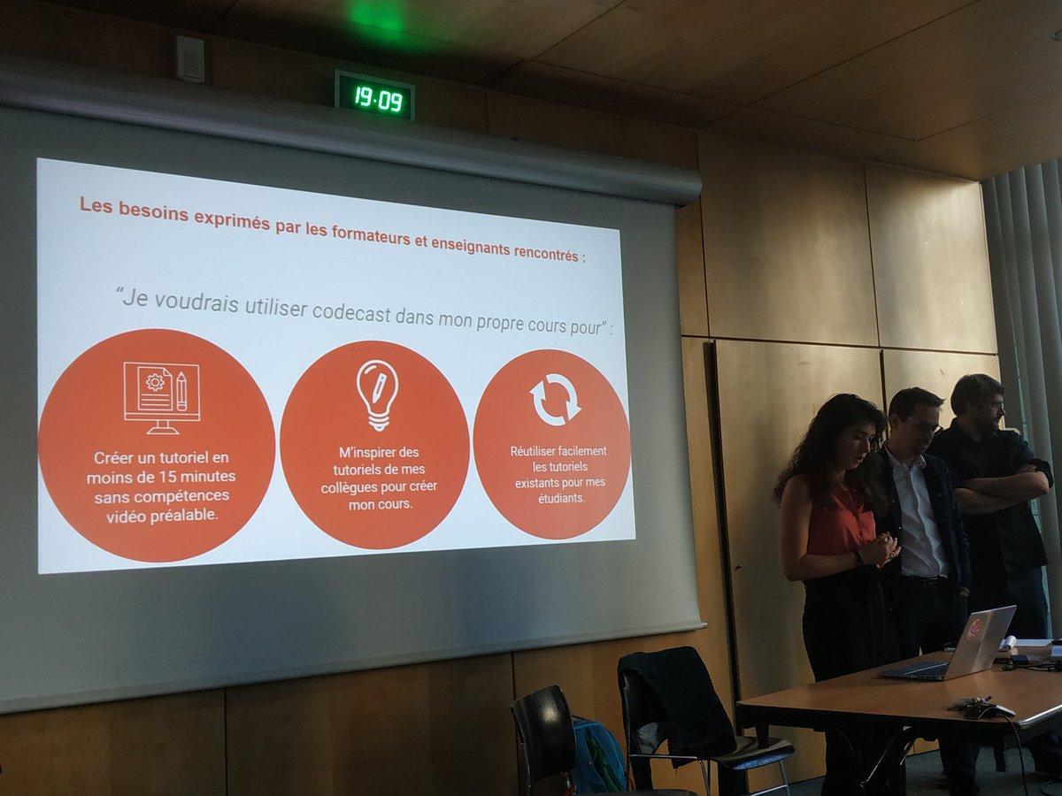 MOOClangageC's tweet image. Mathias Hiron, président de @france_ioi précise que #formeraucode à large échelle, c'est aussi former les #enseignants et leur fournir des outils adaptés @IMTFrance #codecast