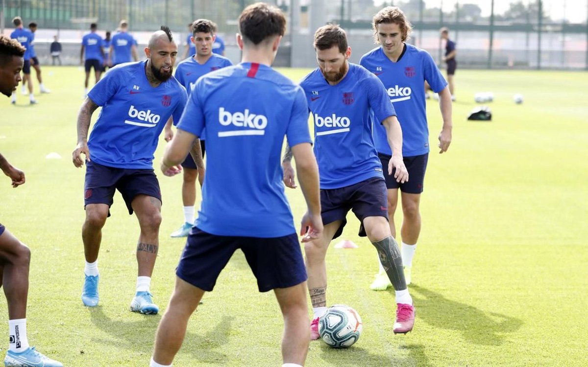 Today’s training ⚽️ #Messi #FORCABARCA #WeAreMessi
