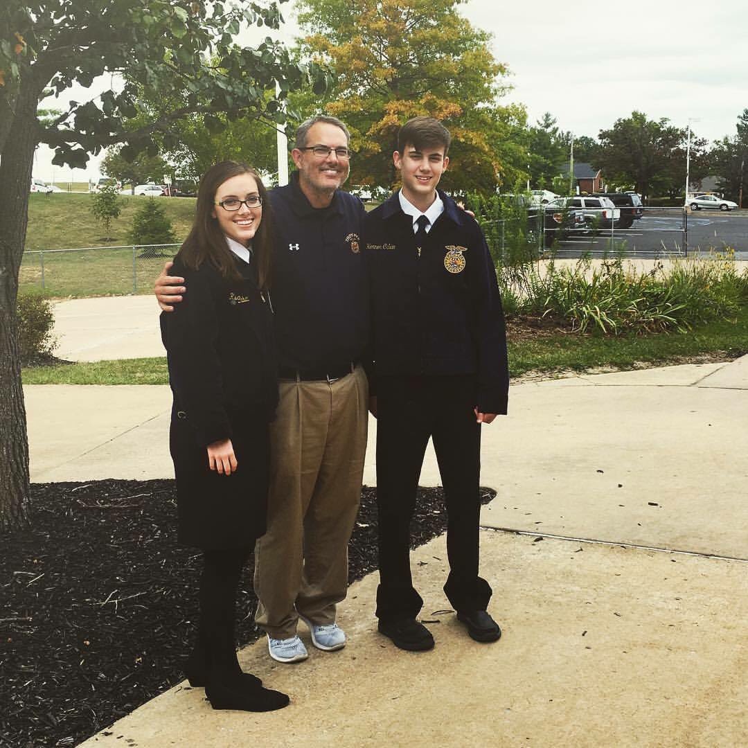 keaton_calvin's tweet photo. @AgEdLeadership I nominate @robcalvin  for the best ag teacher award because he puts so much time in &amp; out of the classroom to help students succeed &amp; you can see his passion for agriculture through his teachings. Love you dad! 😉❤️ #weloveagteachers #MizzouAEL https://t.co/RXungj61J3