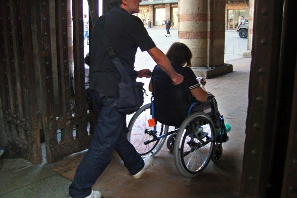 #SanitàER Disabili, tutto ciò che c’è da sapere sui servizi, contributi, fisco, lavoro: nasce <a href="/RegioneER/">Regione Emilia-Romagna</a>
la guida per orientarsi tra le opportunità della P.A. @sergioventuribo:"Strumento prezioso per l’autonomia delle persone con disabilità" bit.ly/2kv42Vy