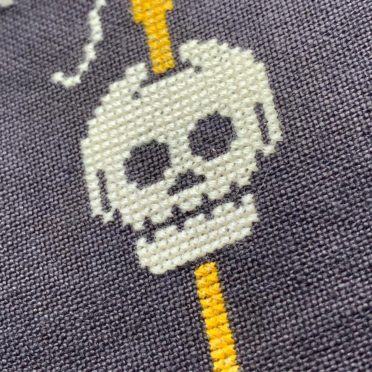 Are you ready for a stitching coffin set? ⚰️ Needle stitch with DMC Étoile ✨

#crossstitch #crossstitching #DMCEtoile