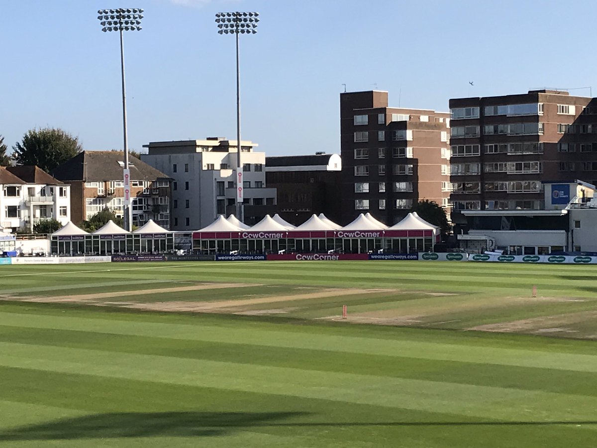 nickridgway103's tweet photo. Always a nice work @FirstCentralGrp perk to be given the chance to play here every year. Thanks to @staffsharks for being brilliant hosts. We might actually beat you one day! Great evening! #firstcentral #sharks #sussexcc #1stcentralcountyground https://t.co/EPLzP9O44r