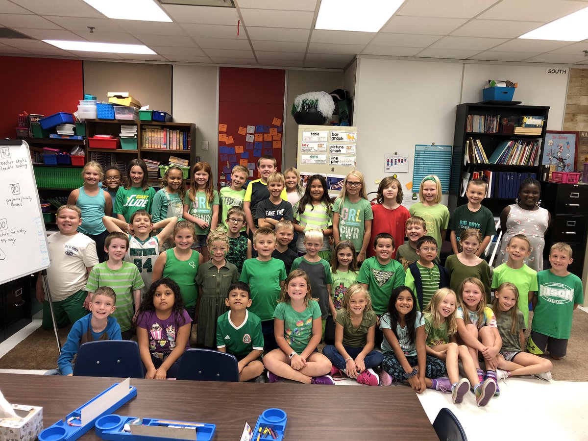 LTolkinen1's tweet photo. Third graders rockin’ their green today! #MES way https://t.co/QswLyWBkQc