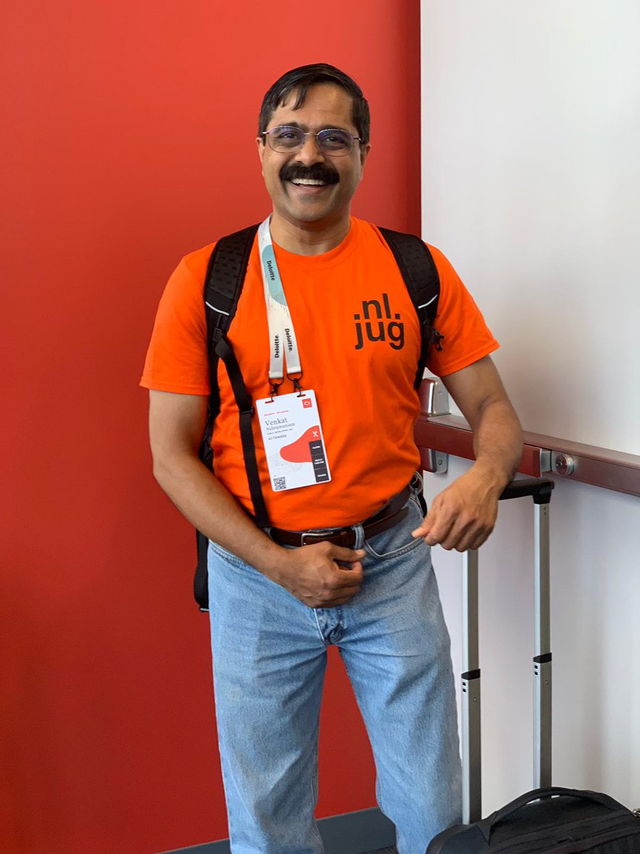 BreevoortM's tweet photo. @venkat_s talk "Type inference friend or foe" in the orange @nljug shirt, the best JUG in the world. #CodeOne #CodeOne2019 @jdriven_nl https://t.co/0uajZa1JxT