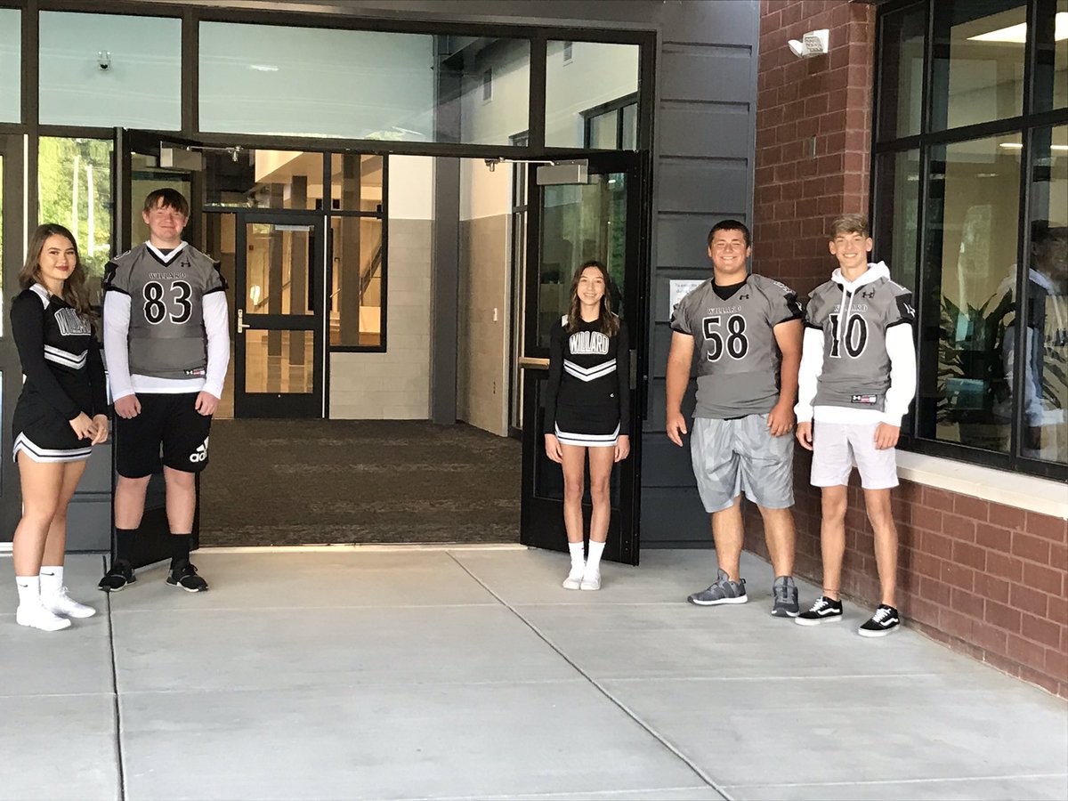 esgehring's tweet photo. Loved having the WHS athletes this week greeting our WIS-S students for spirit week! #homecomingweek #itsgoodtobeatiger @WillardIStigers https://t.co/kgb4zny6aG