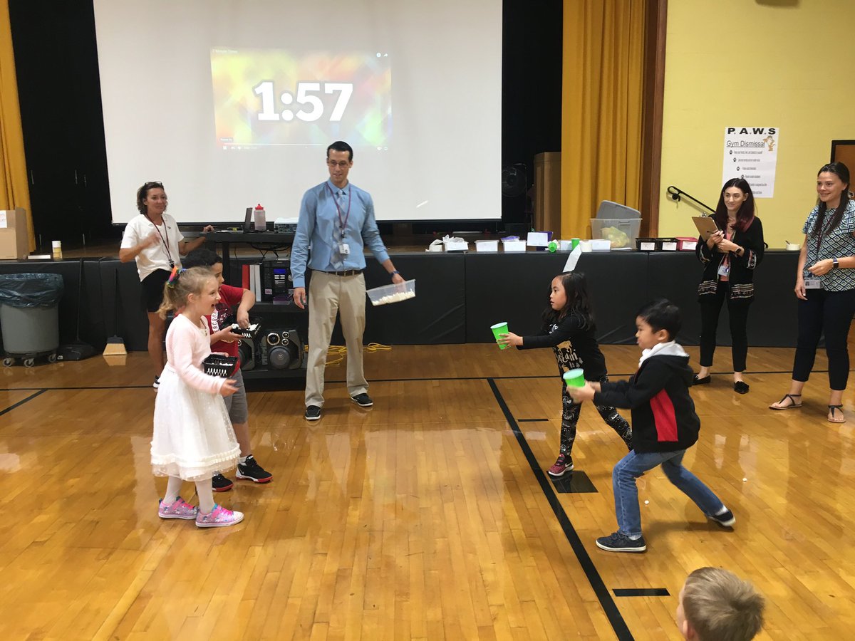 16Clifton's tweet photo. Just a glimpse of all the fun we had at our PBSIS pep rally! 🐯#cliftonconnects https://t.co/0EvGzGZUQ1