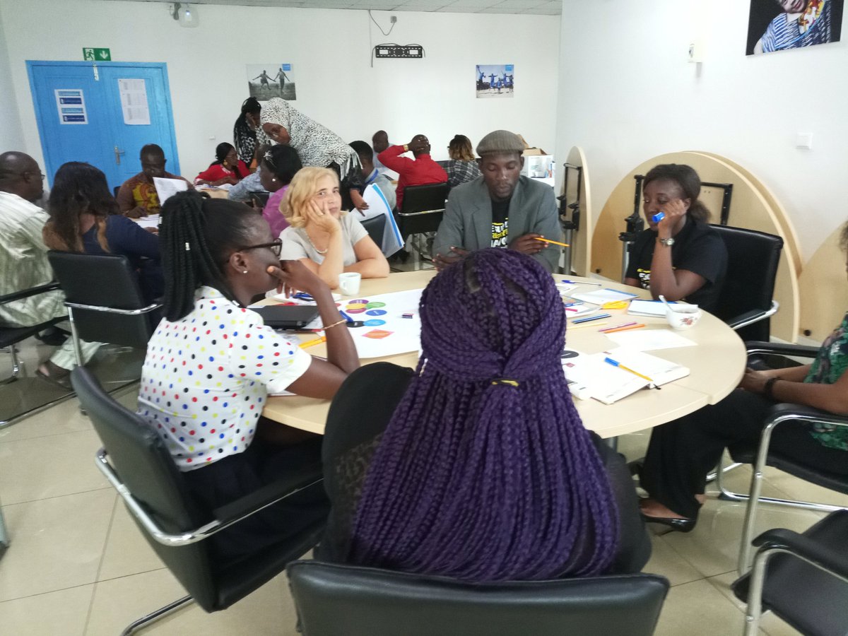 localtechwoman's tweet image. EduClick as the implementation partner of UNICEF&apos;s &apos;&apos;Connect my School&apos;&apos; programme is attending a two days workshop on prototyping and designing e-learning courses 
#partnerships4development #edtech #UNICEF #Yaounde