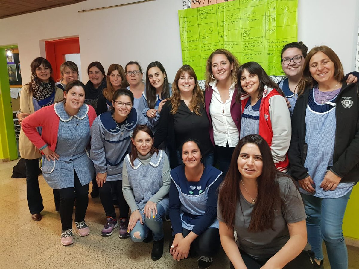 DEIBuenosAires's tweet photo. Hoy, en un nuevo #abcDocentes en el Jardín de Infantes N° 915 de #Junín, se abordaron temas en relación al Marco Referencial y al Diseño Curricular, además de la ESI y las nuevas tecnologías que atraviesan las propuestas didácticas diarias. https://t.co/8hAZHA0JOS