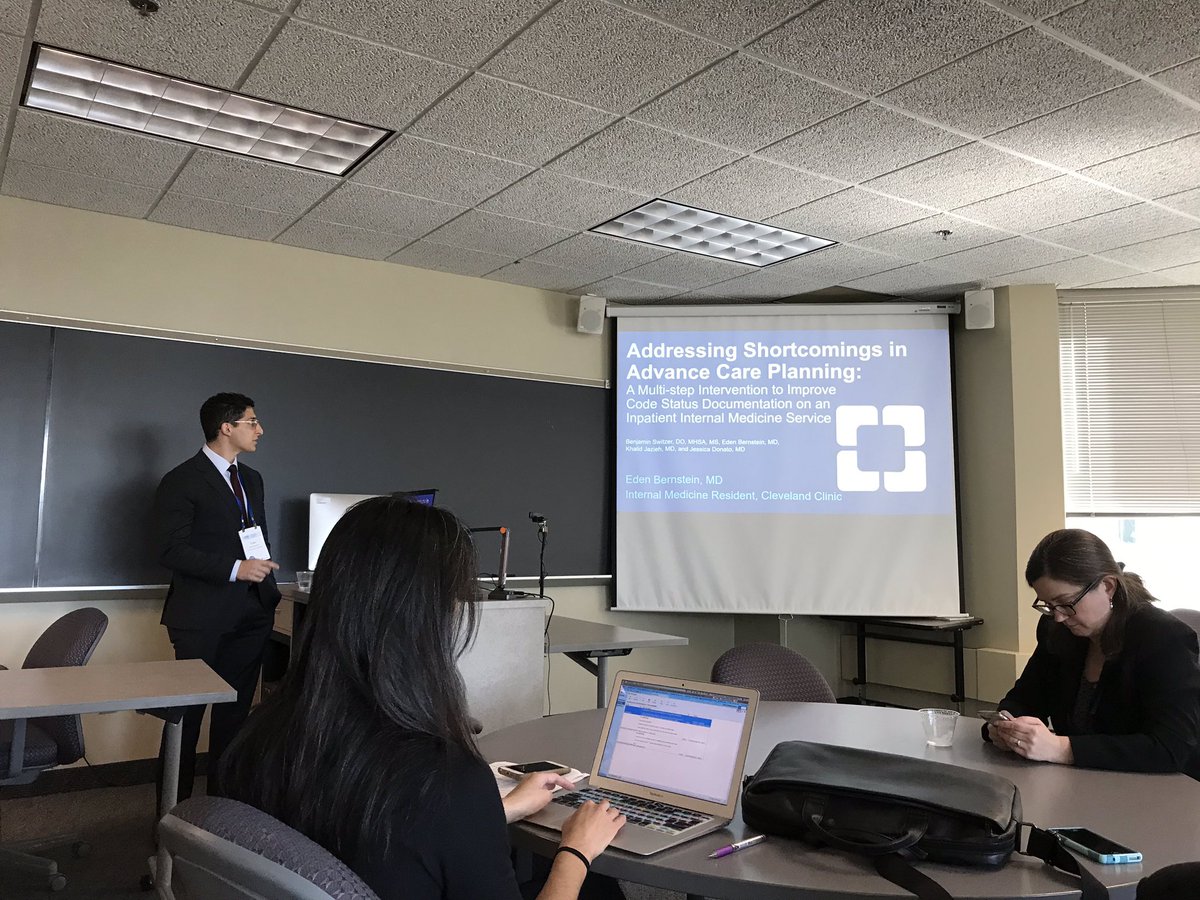 Eden Bernstein @CCF_IMCHIEFS rocking his oral presentation on Documentation of Advance Care Planning @SocietyGIM #SGIMMW19 #ClevelandClinicGIM #codestatus