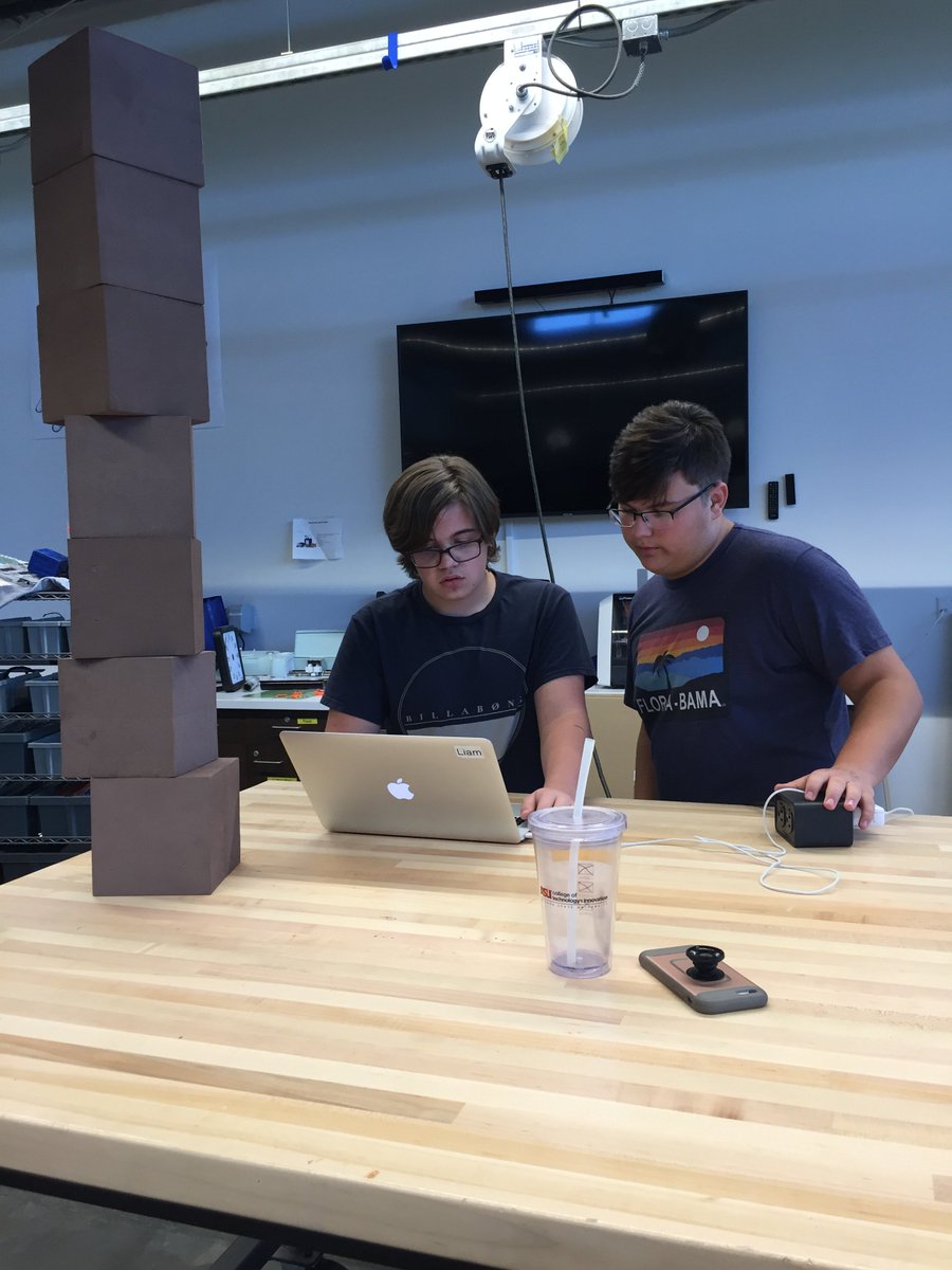 HYSAJavelinas's tweet image. Another successful practice in the (work)book. Great work Javelinas🐗and @HYSAHowlers🐺!