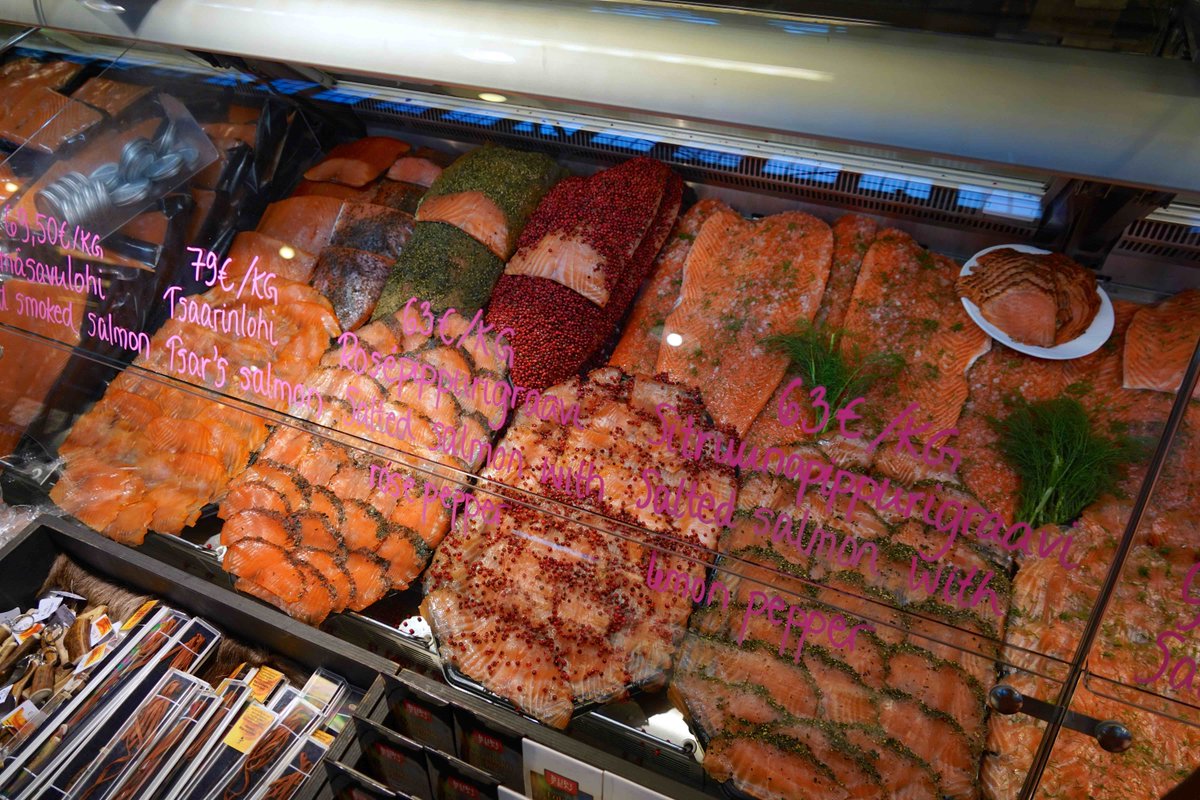 KidTripster's tweet photo. We've never seen so much #salmon in one case... and we're from #Oregon! Walking the stalls at #OldMarketHall #Helsinki .

@OurFinland @myhelsinki @Finnair #Finland4Families #TortugaTravelTribe #visitfinlandmediapartner https://t.co/UVbisFsvgL