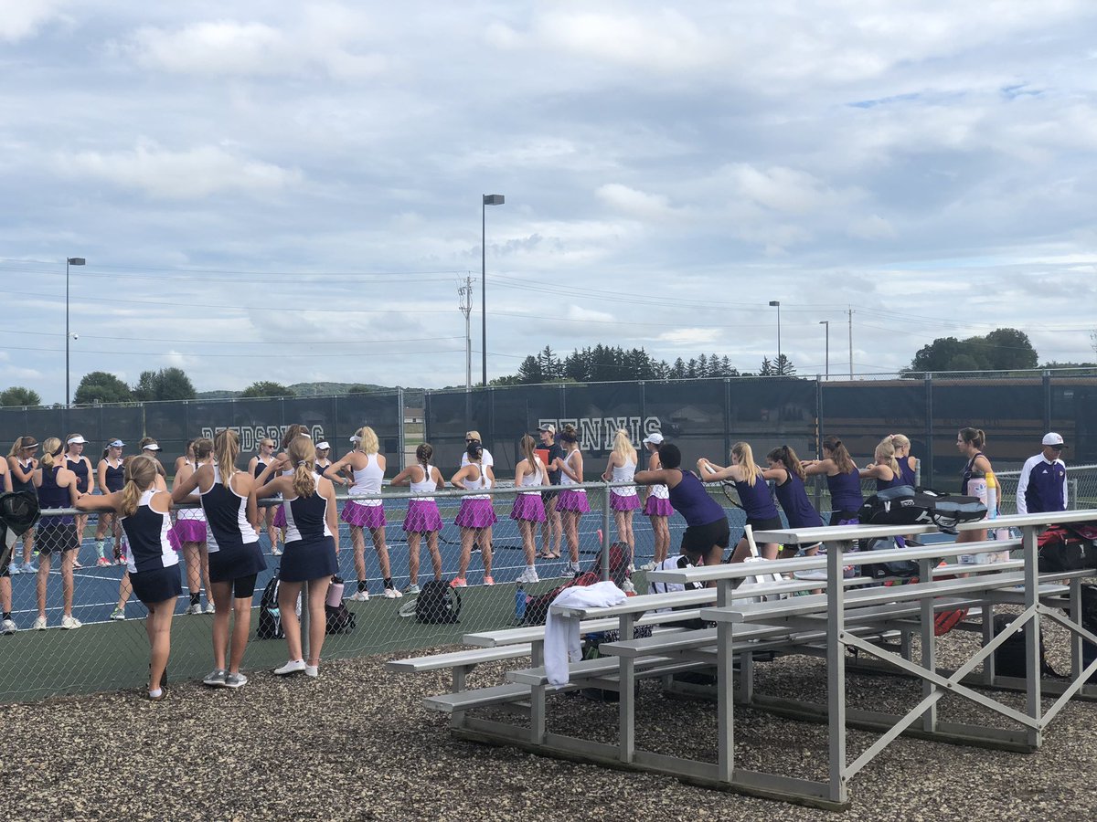 RAHSburg's tweet photo. A beautiful afternoon for the Beavers to host DeForest! 🎾 #ReedsburgPride https://t.co/pcbRLMlk8T