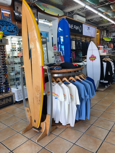 Here's a couple of original Lightning Bolt boards on display at Beach Beat, Sunshine Coast. One is a Gerry Lopez shaped twin fin and the other is the first Mark Richards board

#lightningboltaustralia #lightningboltsurfboards #surfaustralia #surfboard #summeriscoming #surfapparel
