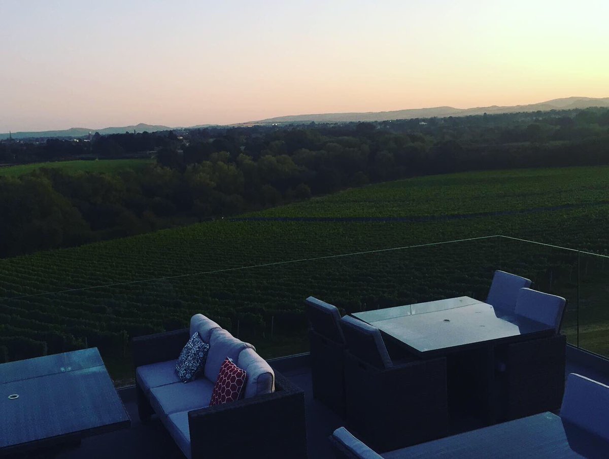 hencoteestate's tweet photo. Stunning #shrewsbury #septembersunset #shropshire #TheViewRestaurant https://t.co/AvEMO2CPqr