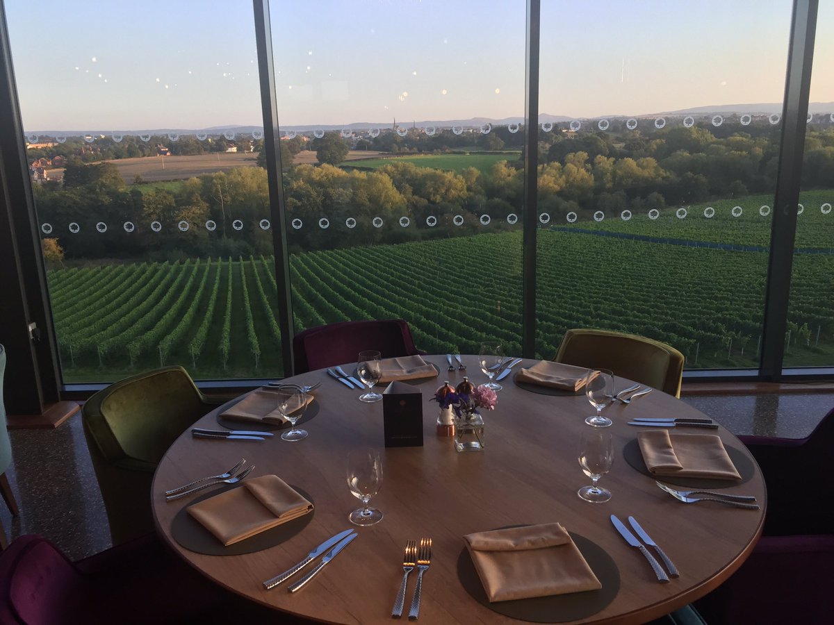 hencoteestate's tweet photo. Stunning #shrewsbury #septembersunset #shropshire #TheViewRestaurant https://t.co/AvEMO2CPqr