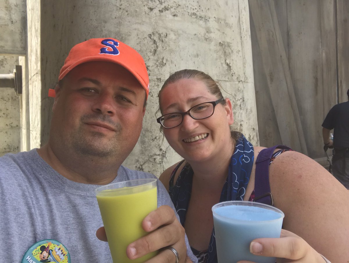 TomWillmsPxP's tweet image. Recently had a great time at @WaltDisneyWorld’s #GalaxysEdge! We can’t wait to go #BacktoBatuu!! I hope there is a certain #Sweepstakes to get us there!!