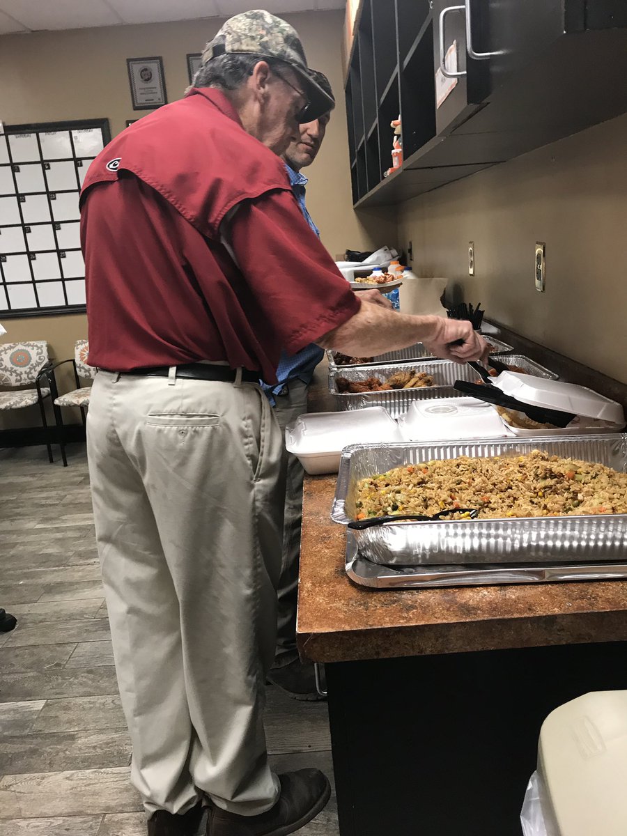 sduncan384's tweet photo. Held a special lunch for our top spending Pros to enjoy and meet with the store manager.  @LeeDavi96298860 @RSalemi @brendaboykin199 @ChrisBergHD @HomeDepot_0813 https://t.co/XlDnEtqiTD