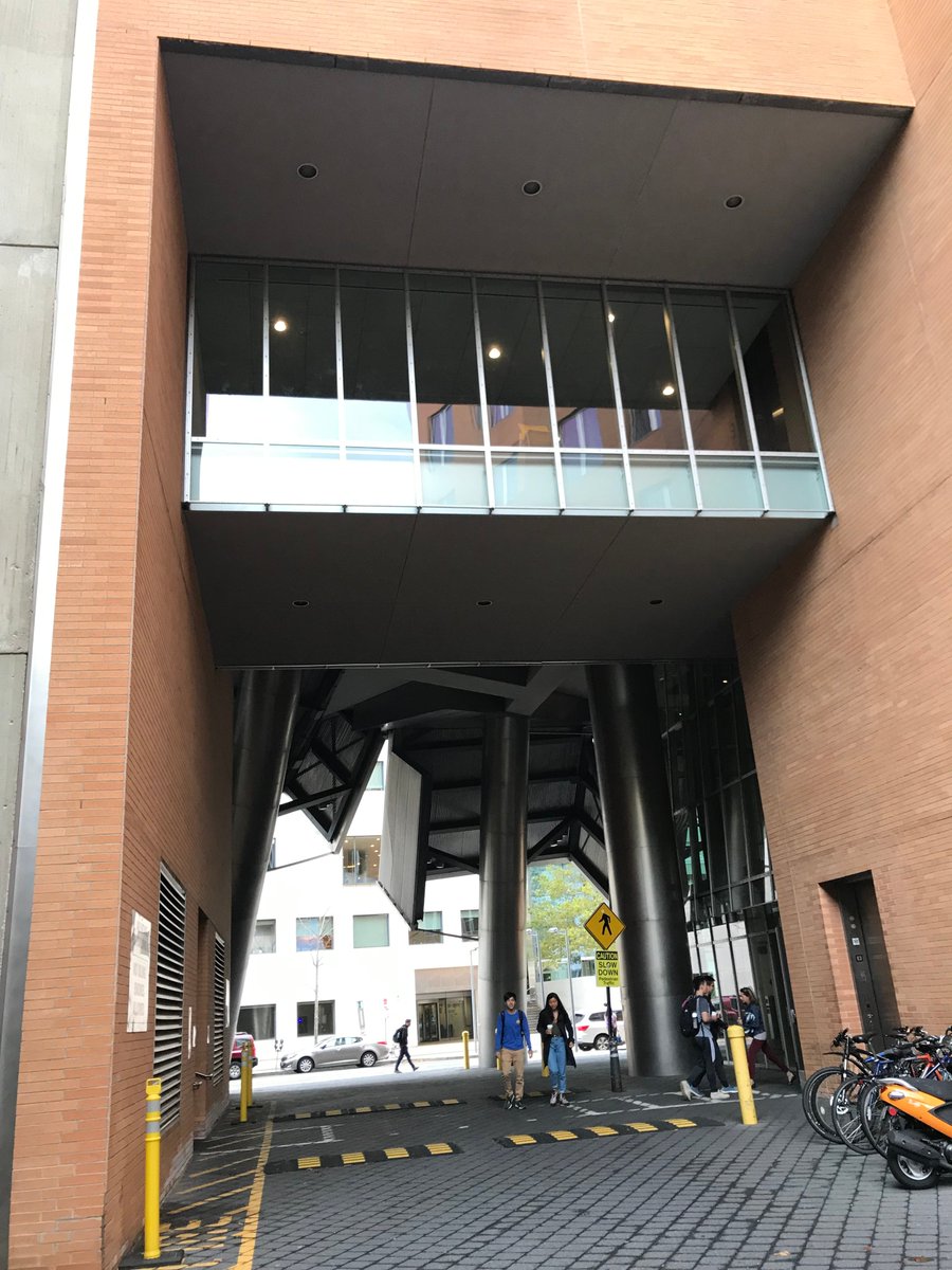 shu4603's tweet image. There are lots of bridges connecting the upper floors of the buildings on East Campus. This creates a continuum of space through the interior of the buildings, but also allows space to flow uninterrupted around the exterior. #unityandflow