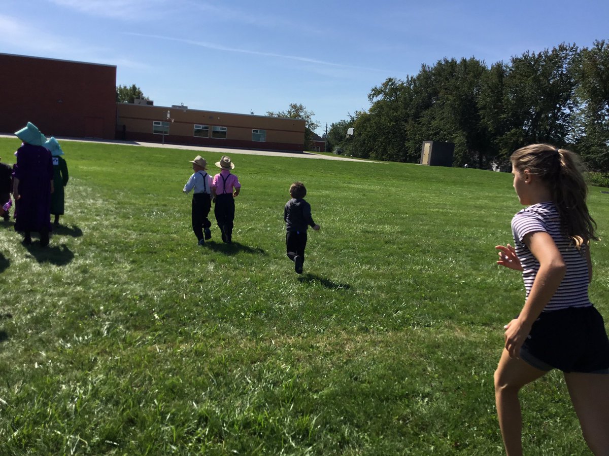 flomunchkins's tweet photo. What a great day for the Terry Fox run https://t.co/Lm1laUh5yr
