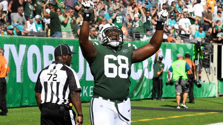 soldout41's tweet photo. Sat night 8:06pm EST #Soldoutsportstalk w RG3 stream @steelers @nyjets @KelvinBeachumJr 150 stations @AFRnet #RoleModel @NFLCommunityGrl @NFL @CoachChipSmith @aaronflemingnc @SBS_Athletics  @Agoura_Chargers @SoCalRamsBC @GACSpartans                 #educate #encourage #challenge https://t.co/BLLFCdnGnH