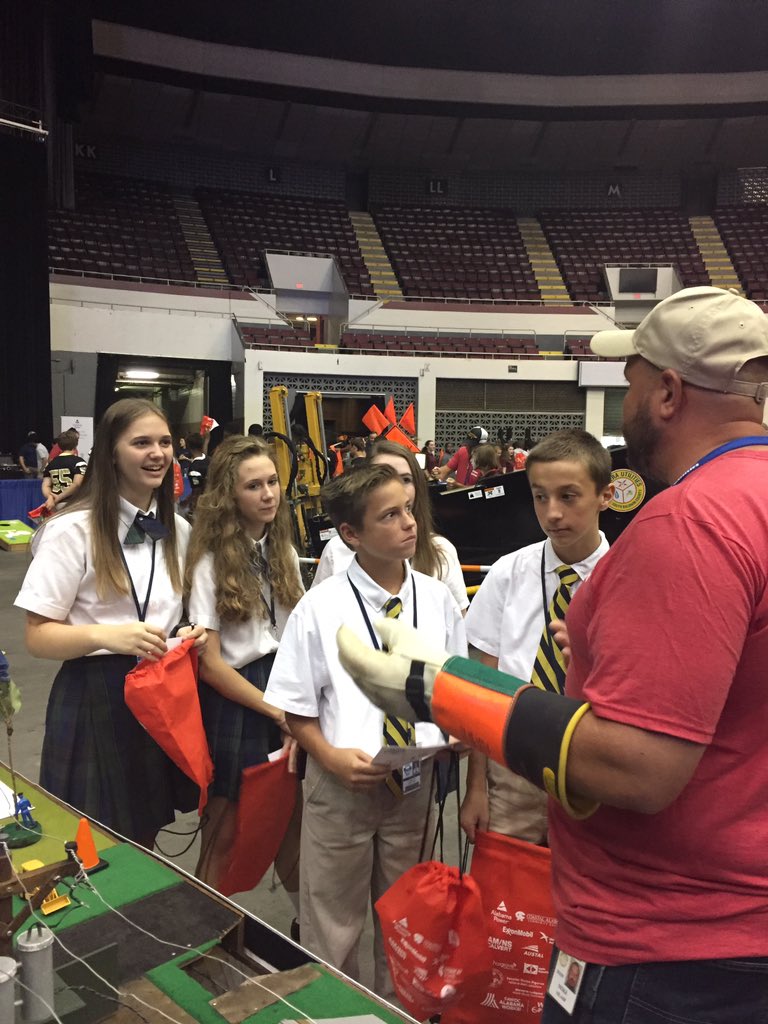 PhillipsPrepIB's tweet photo. Our 8th grade Pirates explored career options through Worlds of Opportunity at the Mobile Civic Center. #WOO #WorldsOfOpportunity @Careertechmob @SAWDC https://t.co/VJOWKqLDbM