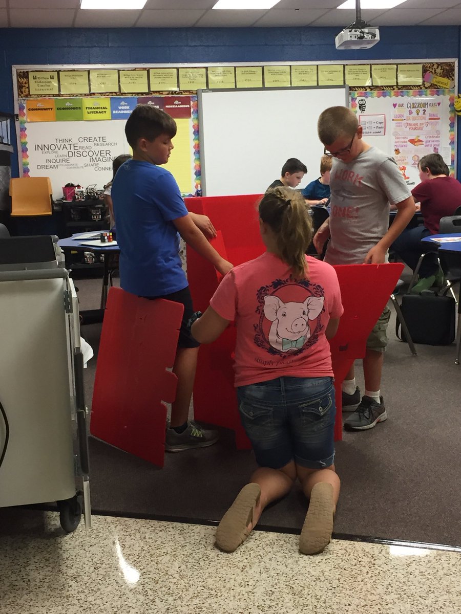 Library21124094's tweet photo. When you are having trouble figuring something out...simply ask the AIG kids to do it...#MPES #BestSchoolAround #nottooproudtoaskforhelp https://t.co/O5XDUB1lS6