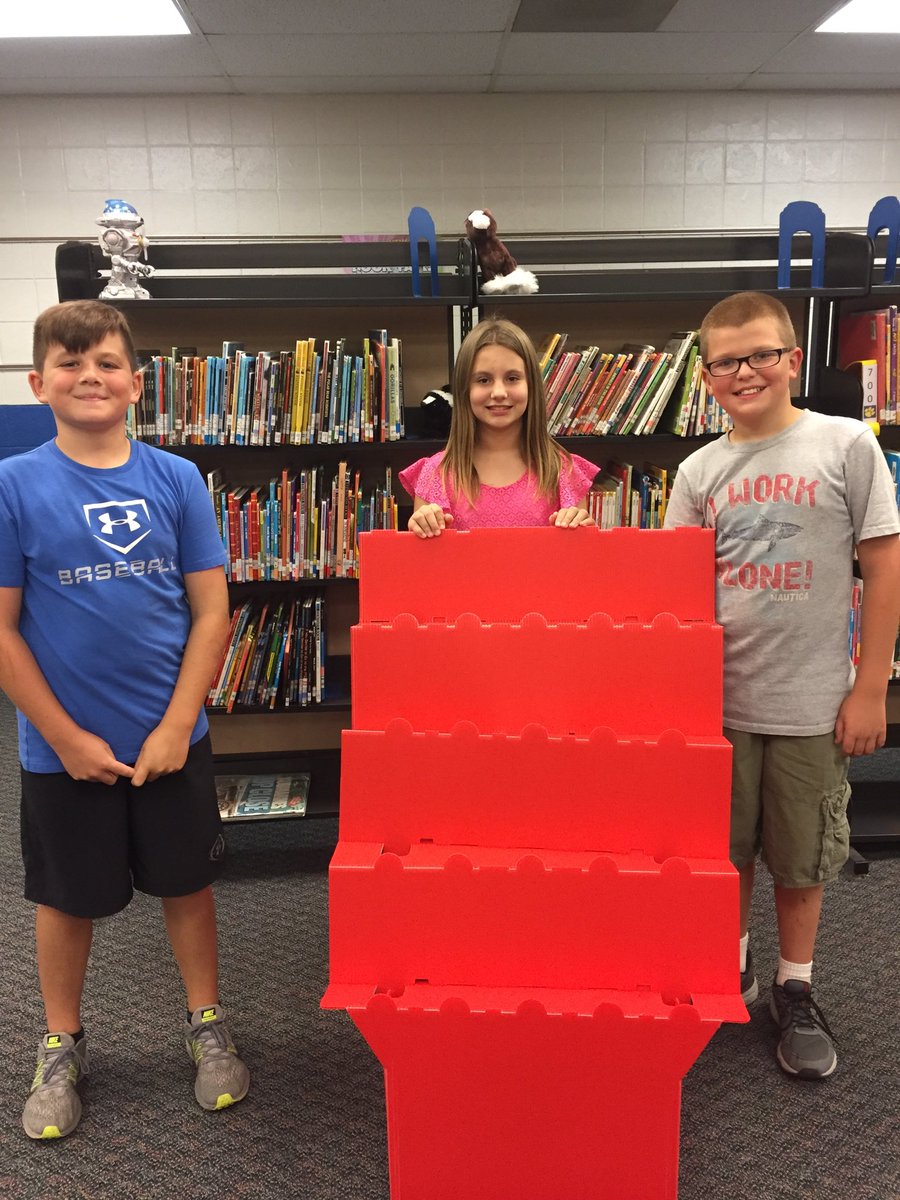 Library21124094's tweet photo. When you are having trouble figuring something out...simply ask the AIG kids to do it...#MPES #BestSchoolAround #nottooproudtoaskforhelp https://t.co/O5XDUB1lS6