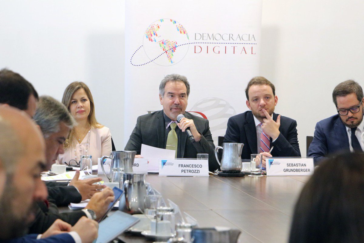 ddintorg's tweet photo. Agradecemos al Congresista Francesco Petrozzi, Pdte Com. Ciencia, Innovación y Tecnología del @congresoperu por participar en "Perú: Multi-Stakeholder Forum" que organizamos junto a la KAS. Destacamos su interés y ánimo de impulsar estos temas en nuestro país. #DemocraciaDigital https://t.co/5e63CLnH2t