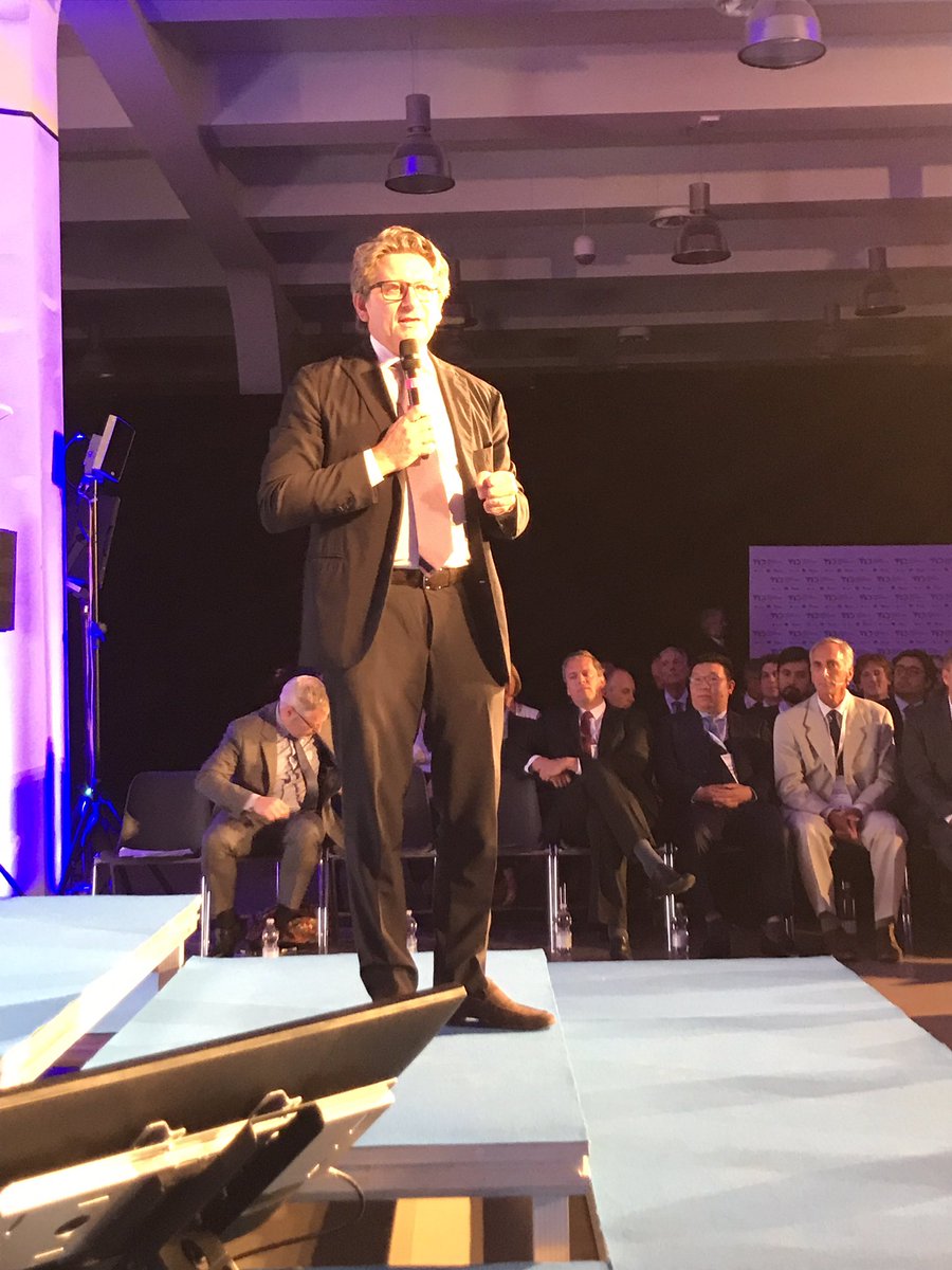 MicheleDaCol's tweet photo. 300 years of #innovation, #ideas and #success. But the best is yet to come! 300 anni di #innovazione, #idee e #successi. Ma il meglio deve ancora arrivare! @ZDAgostino Pres @PortodiTrieste #tid2019 #Trieste #fvg #fvglive https://t.co/d8uAfqCKZb