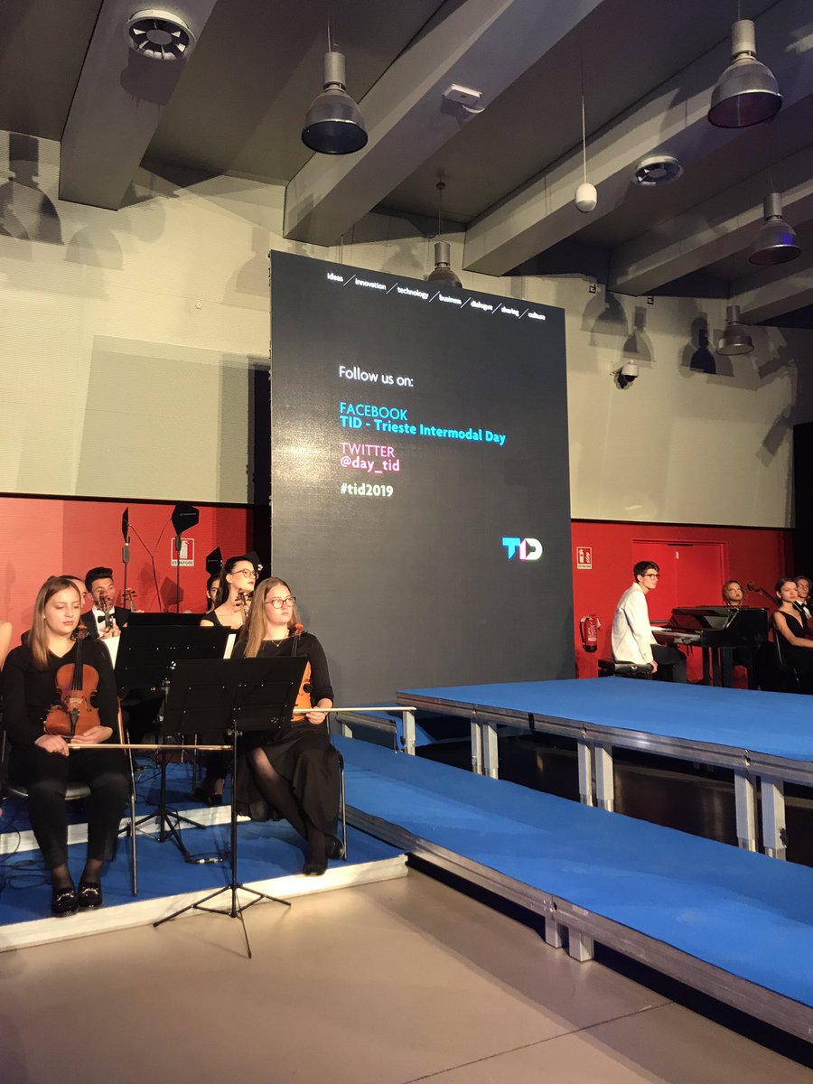 MicheleDaCol's tweet photo. 300 years of #innovation, #ideas and #success. But the best is yet to come! 300 anni di #innovazione, #idee e #successi. Ma il meglio deve ancora arrivare! @ZDAgostino Pres @PortodiTrieste #tid2019 #Trieste #fvg #fvglive https://t.co/d8uAfqCKZb