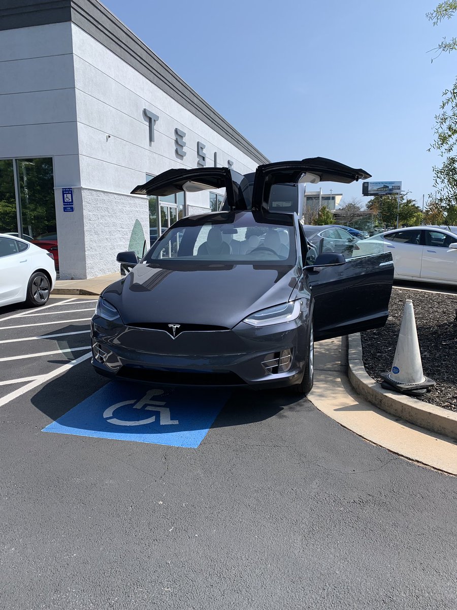 btp00's tweet photo. Just picked up my new Model X Long Range!!! Thank you @elonmusk @Tesla for such an amazing car!!!!!! @LikeTeslaKim @teslainventory https://t.co/iEZc9JEzGP