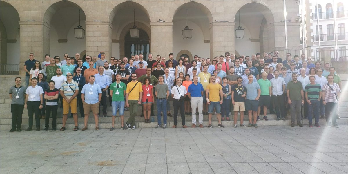 Los asistentes a la Jornadas Sarteco 2019 @Sarteco a punto de comenzar la visita guiada por la Ciudad Monumental de Cáceres. Gracias al Ayuntamiento de Cáceres #SARTECO2019