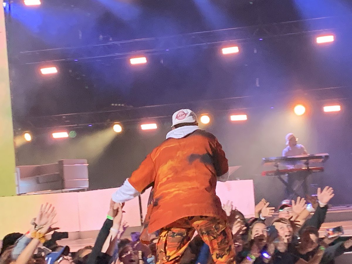 ShareGogreen's tweet photo. Great performance @WEMovement @TheRealSonReal! https://t.co/a29UB1UsUC