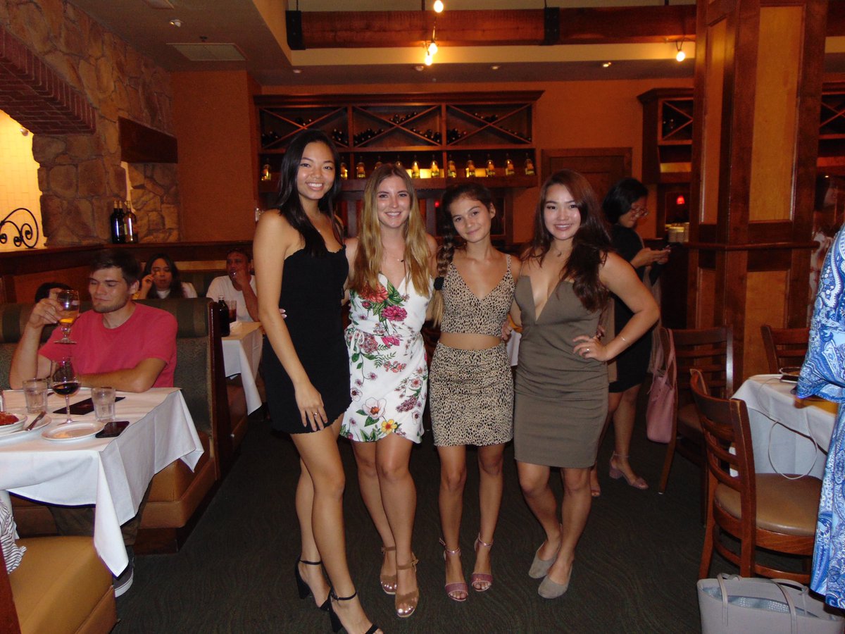 ohhelloaugust's tweet photo. An Immense love for my sisterhood. Love having a group of women that let my personality and quirks shine https://t.co/tAEDdaeMOk