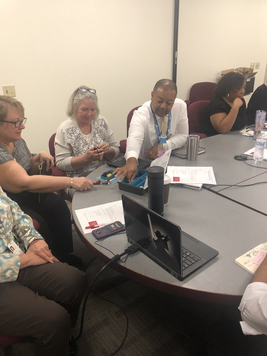 VDOE4STEM tweet media