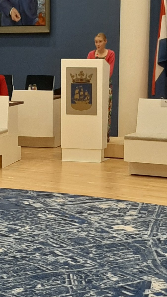 De nieuwe kinderburgemeester, Maud, presenteert zich aan <a href="/RaadVeenendaal/">Raad Veenendaal</a> #ditisveenendaal