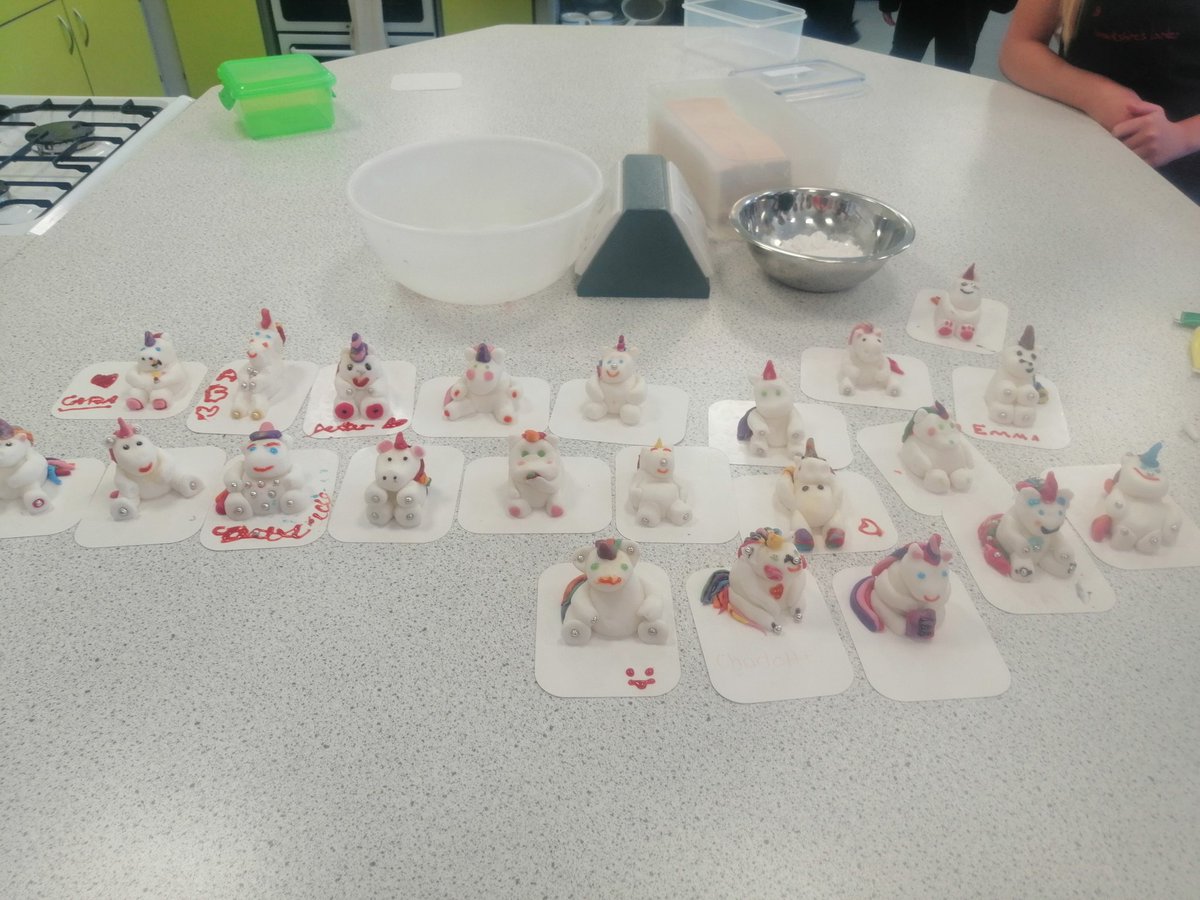 ChrystonFTT's tweet photo. Tonight we were practicing our cake modelling skills by making fondant unicorns π¦
Some magical creations π
#cateringclub #chrystonhigh #cakemodelling #fondant #unicorn #colourful https://t.co/PD2e1jNTeI