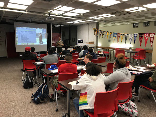 HemetCCC's tweet photo. Hemet High's career center hosted Riverside Sheriff Department to meet with students about opportunities to join them as a deputy, corrections officer, or dispatcher! Thank you RSO for an awesome presentation! #HUSDPremier @CaliCounz @EEspinozaCOSA @RSO https://t.co/Jrs0McVoMq