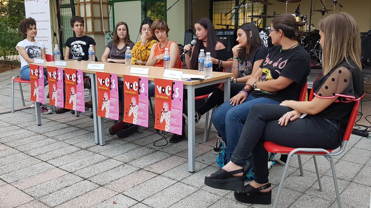 <a href="/AndreaGarcy/">Andrea Garcy</a> <a href="/NataliaFustes/">Nat</a> Las mujeres apenas están presentes en los grandes festivales o en los conciertos de locales en fiestas, como ha ocurrido en #Valladolid, y el físico de las mujeres se sigue valorando demasiado.