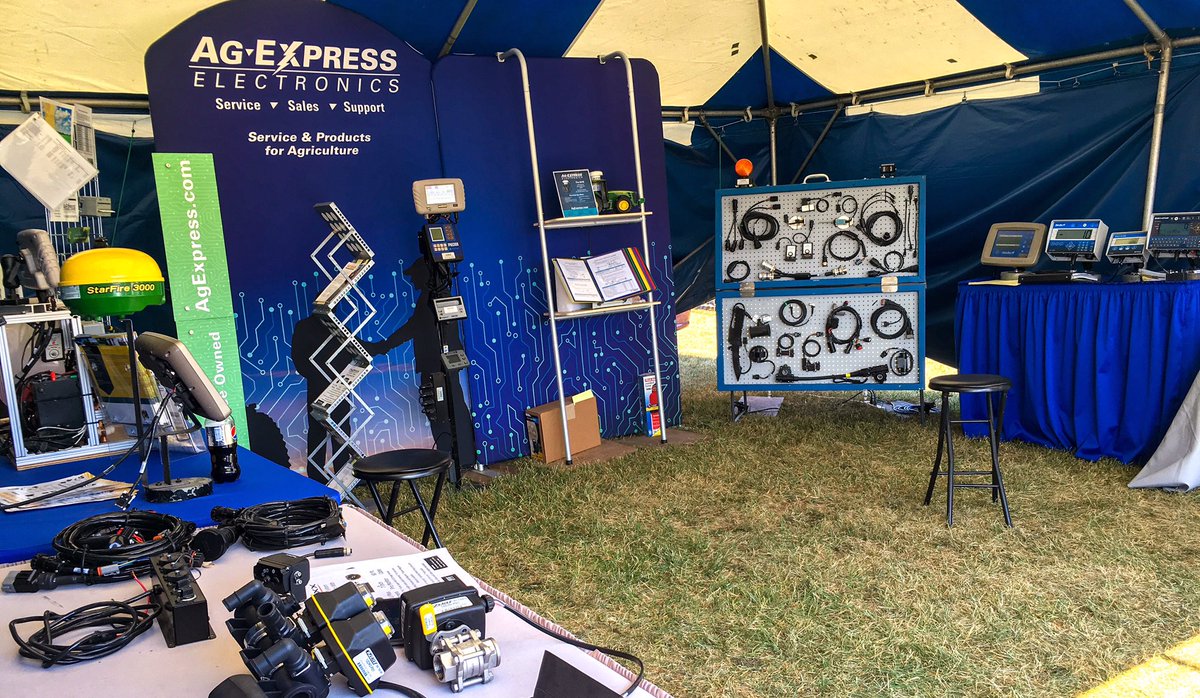 FarmsNews's tweet photo. The Ag-Express Electronics SFA32 is the first full-featured, state of the art system for monitoring #fertilizer on your #planter or side dressing applications. Precision flow meters on each run give you instantaneous feedback. #FSR19 #USFarmer @OhioStateFSR https://t.co/a6KYVLnMxy