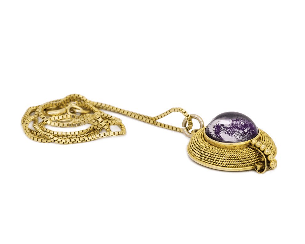 BourbonHanby's tweet photo. An antique Victorian foil back amethyst stone, set in 18K yellow gold pendant. 9K yellow gold chain.

Price: £ 950
Order by telephone : 02073522106

https://t.co/YCTagYiKnu

#Amethyst #Victorian #Antique #Pendant #Jewellery #Gold #London #Chelsea #BourbonHanby #BourbonHanbyArcade https://t.co/mkt54SnTas