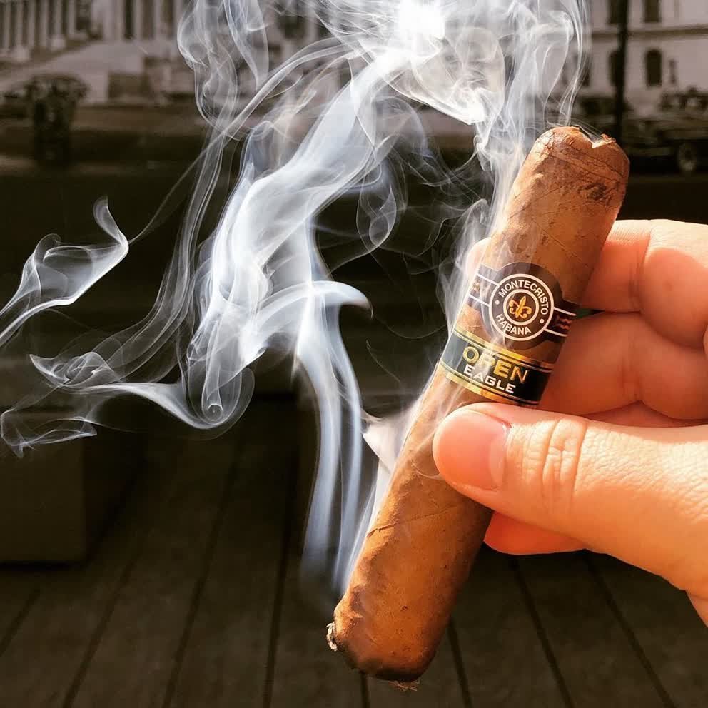 The hanging single light from the ceiling flares, as it sways back and forth while gentleman play a hand of poker while drinking some of the finest Habiki liquor, they began to tell the stories of their lives
anchor.fm/ruben-gonzales
#entrepreneur #podcast #radio #cigar