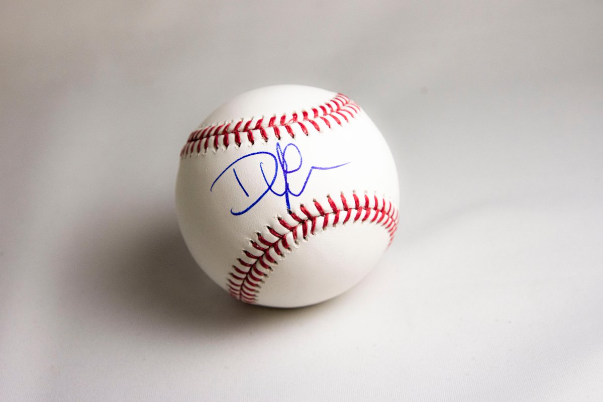 whitesox's tweet photo. RETWEET and show that you're subscribed to us on YouTube for a chance to win an autographed @DylanCease baseball!

🎥: https://t.co/cUOy9Nb7Z6 https://t.co/nhn1TZdc4X