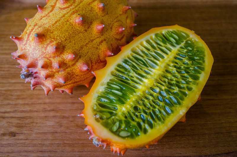 Bonyuzz's tweet photo. A ver quien sabe como se llama y de donde es originaria esta fruta ?? #buenjueves https://t.co/K73XKnRREe