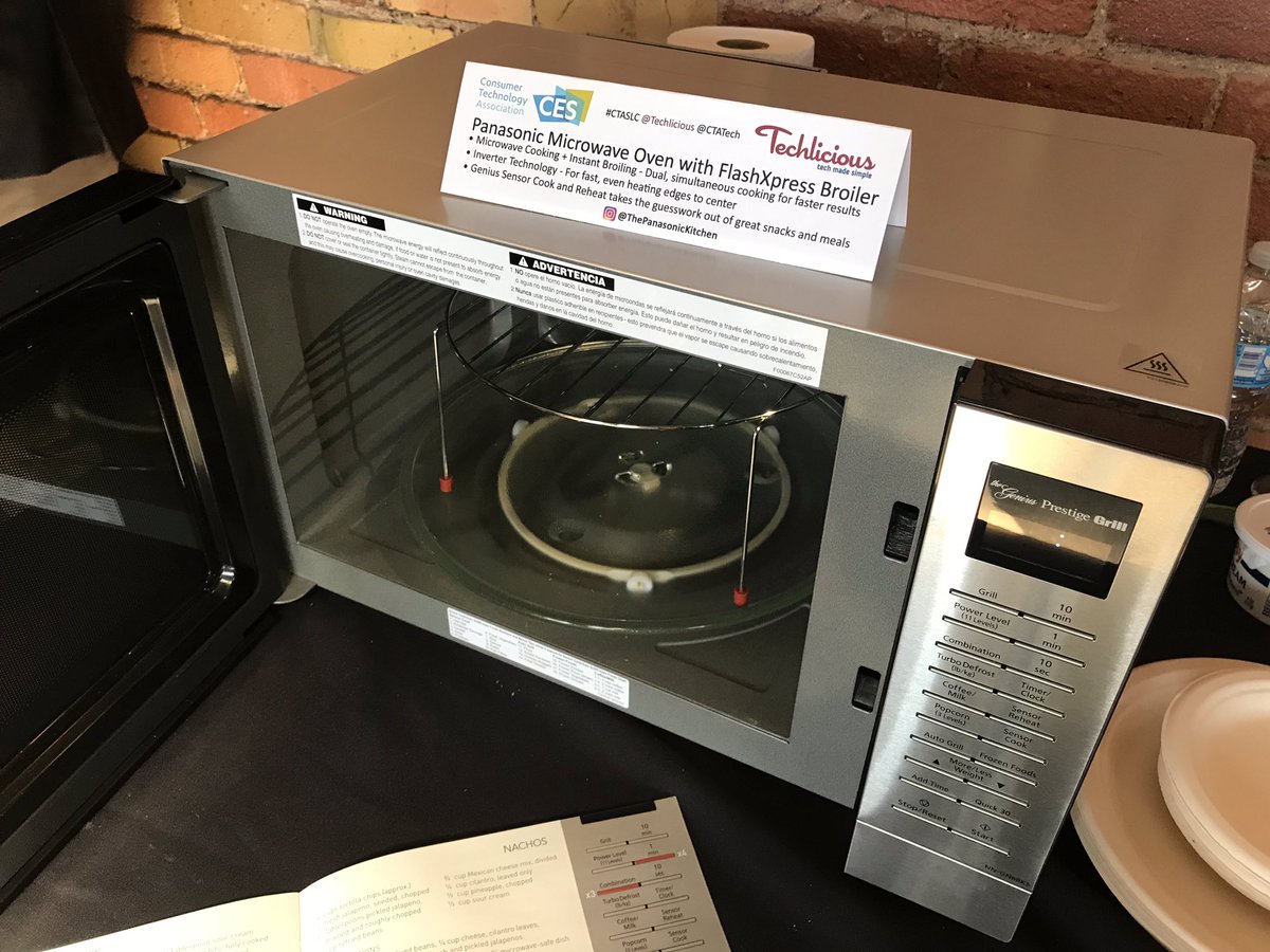 Techlicious's tweet photo. A @PanasonicUSA mircowave with a FlashXpress Broiler gives you instant broiling! #CTASLC @CTATech https://t.co/ucqaa6bFPR
