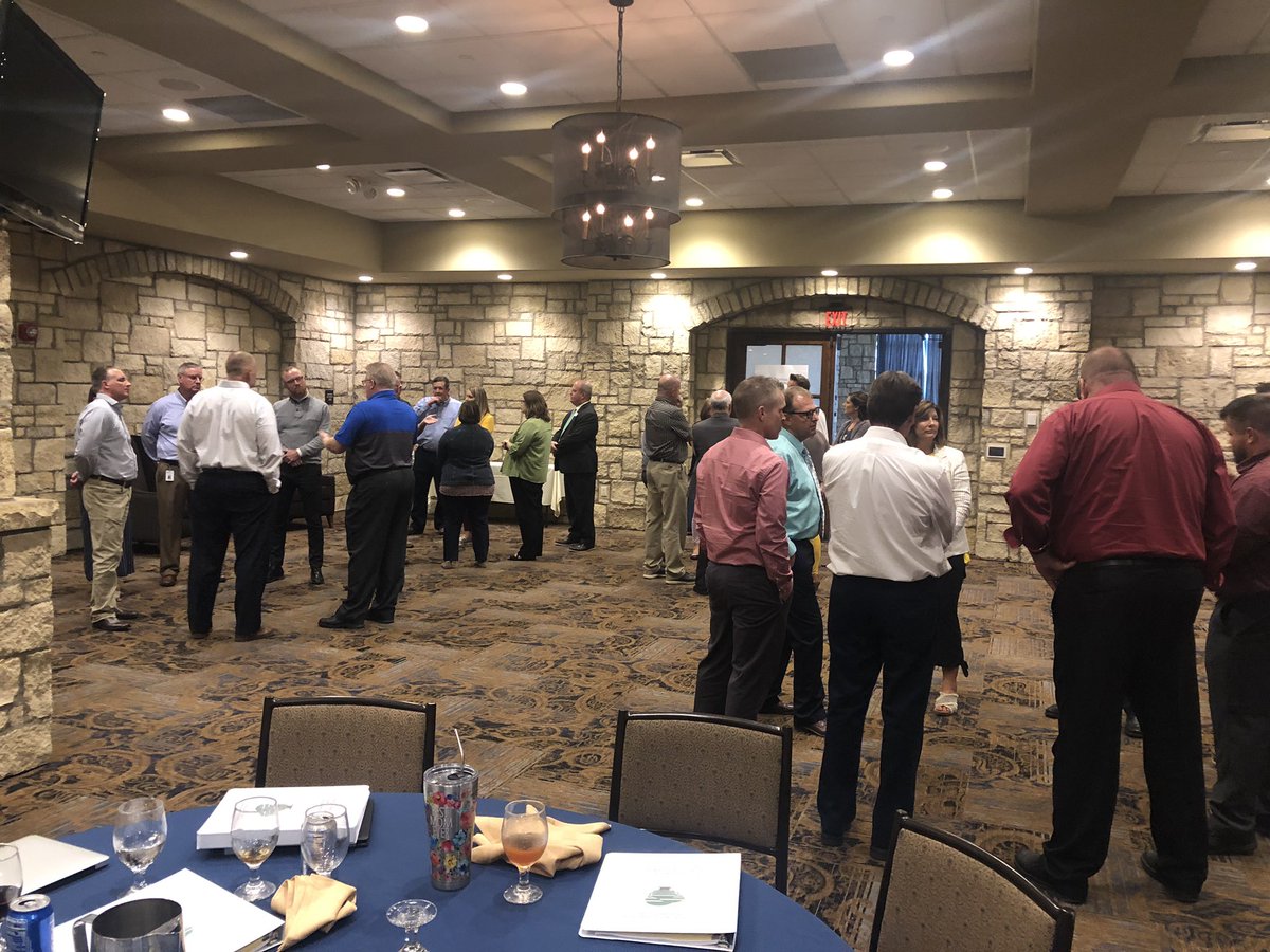 lisamcatee's tweet image. @GreenbushESC #gbleaders District Leadership at Oread in Lawrence.