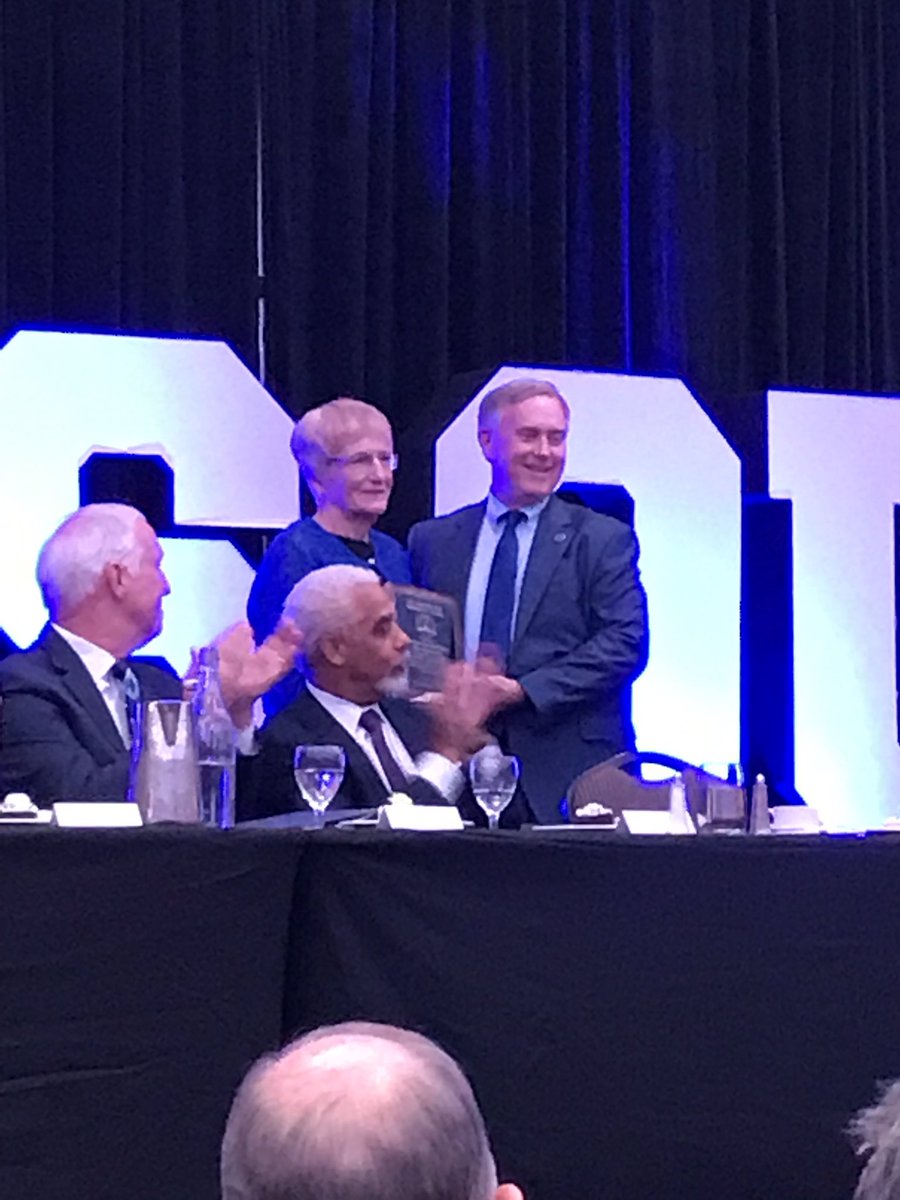 mobarnews's tweet photo. Today, @mocountrylawyer presented President’s Awards to Douglass Noland &amp; @umkclawdean. Congratulations &amp; thank you for your commitment to the profession &amp; improving the lives of Missourians! #MOBarMeet19 https://t.co/95MuBCvvN7