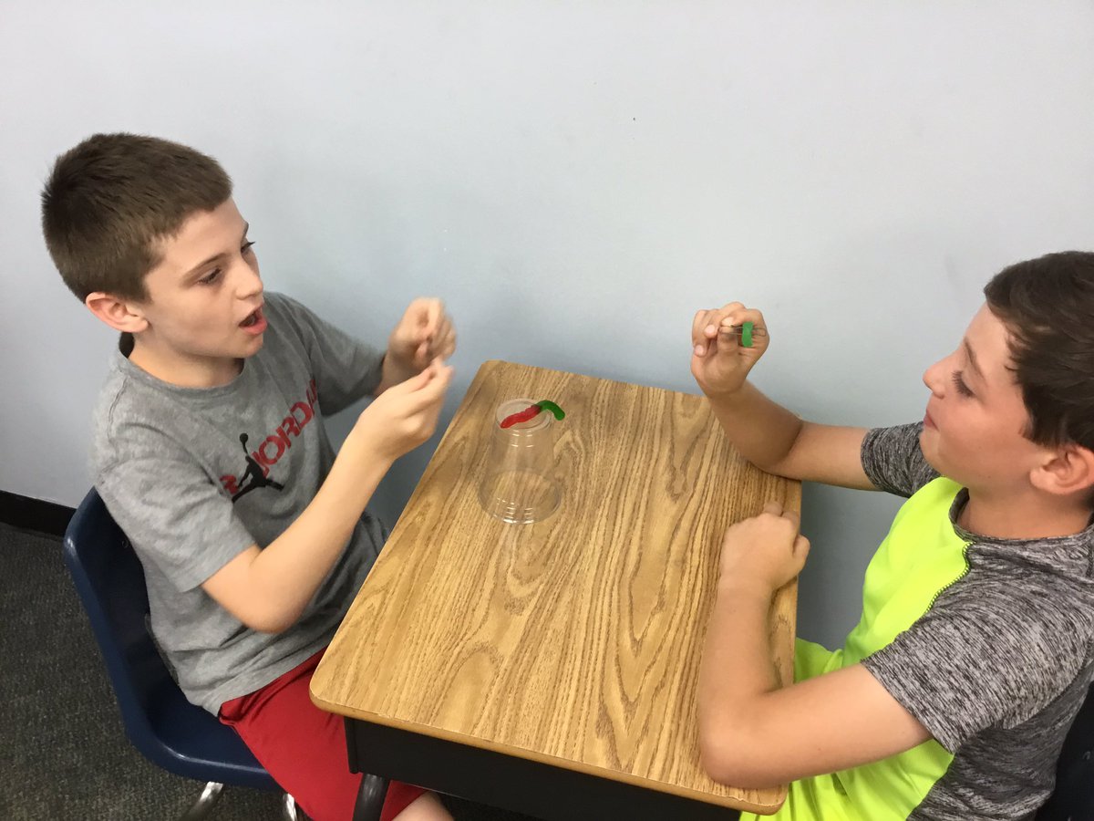 mcluebbe's tweet photo. STEM excitement! Creative thinking in Saving Sam! @lord_512 @theSMSD https://t.co/o9HVhEz4Tv